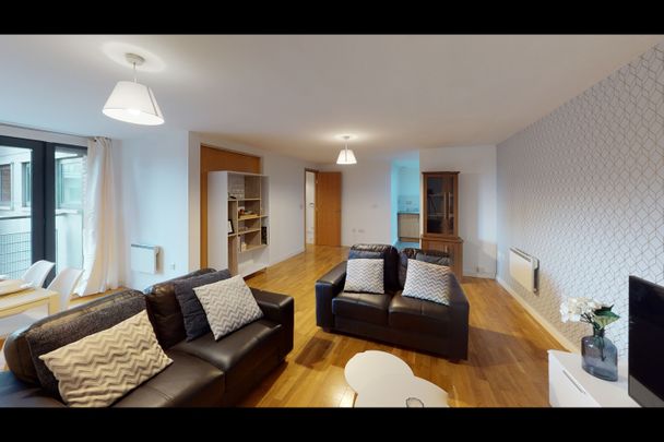 2 Bed Flat, Madison Square, L1 - Photo 1