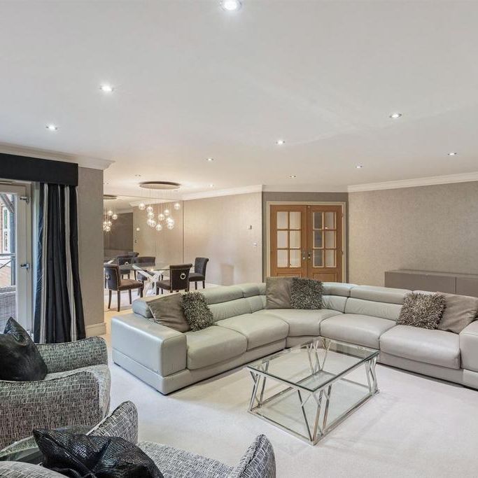 2 bedroom flat to rent - Photo 1