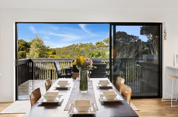 Paihia – 4 Bedrooms - Bush & Beach Retreat - Photo 1