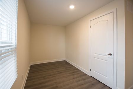 For Lease - 28 Bartlett Avenue, Toronto, Ontario - Photo 4