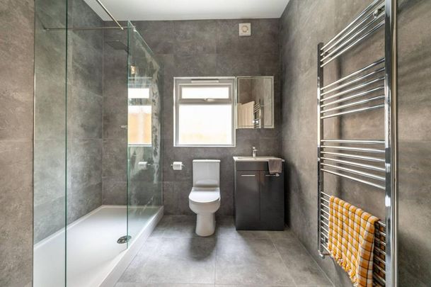 4 bedroom terraced house to rent - Photo 1