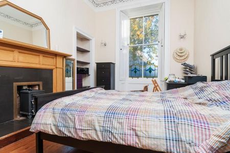 3 bedroom flat to rent - Photo 2