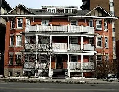 Bright, Trendy 2-Bedroom Suite in Heritage Building in Beltline | Calgary - Photo 1