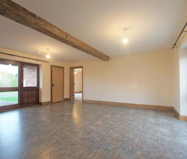 3 bedroom barn conversion to rent - Photo 2