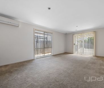 THREE BEDROOM GEM! - Photo 2