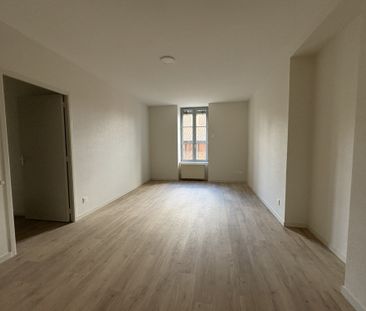 Location Appartement 3 pièces 69m² CHARLIEU 42190 - Photo 6