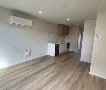 8/7 Wainuiomata Rd, Wainuiomata - Photo 2