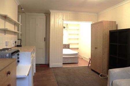 1 Bed Flat - Photo 4