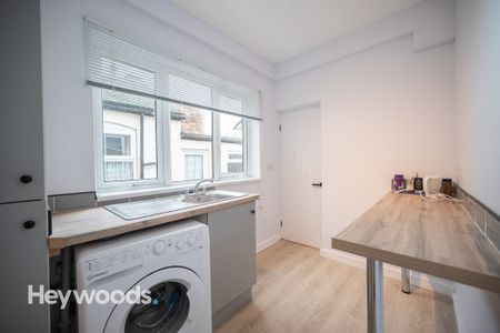 2 bed terraced house to rent in London Road, Trent Vale, Stoke-on-Trent ST4 - Photo 2