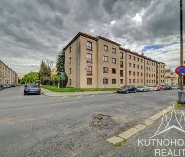 Pronájem bytu 3+1 s balkonem v Kutné Hoře, ulice Jiráskovy sady - Photo 2
