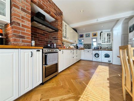 3 bedroom semi-detached house to rent - Photo 3