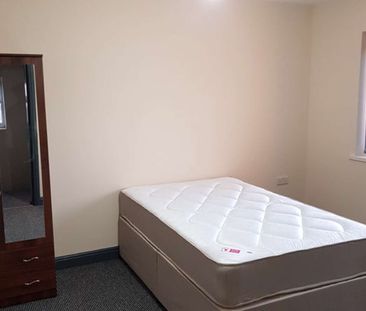 Lovely Brand New Ensuite Room - No deposit All Bills Included! Room 6 - Photo 6