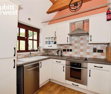 2 bedroom detached bungalow to rent - Photo 2