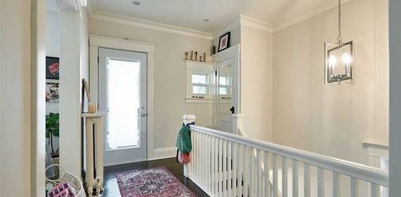 CHARMING TASTEFULLY RENOVATED 2+1 1 BATH UPPER FLOOR - Photo 2