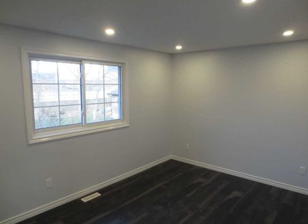 For Lease - 18 Chippawa Court Unit# Upper, Barrie, Ontario - Photo 2