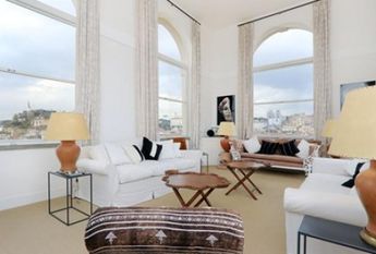 Attic-Spagna: 250mq. Duplex Penthouse located in 15th century Historical Building. Large double living room with fireplace, study, 3 bedrooms, 3 baths, spectauclar entertaining room with 360° views of antique Rome, rooftops and Cupoa’s. Ref #120