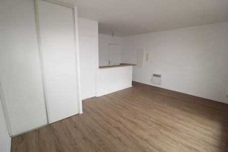 Studio Guyancourt 25 m² - Photo 3