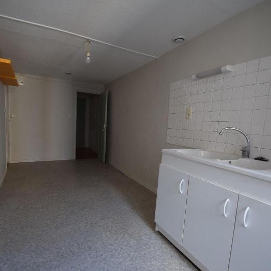 Location Appartement 2 pièces 27m² AUBENAS 07200 - Photo 1