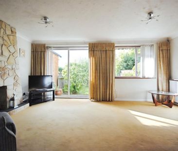Grove Hall Road, Bushey - Photo 1