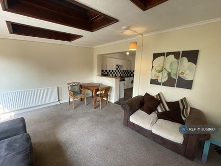 5 bedroom terraced house to rent - Photo 2