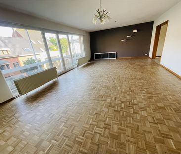 Sint-Andries,ruim zonnig vernieuwd energiezuinig appartement van 12... - Foto 1