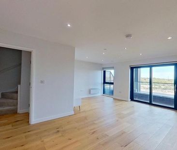 3 bedroom flat to rent - Photo 2