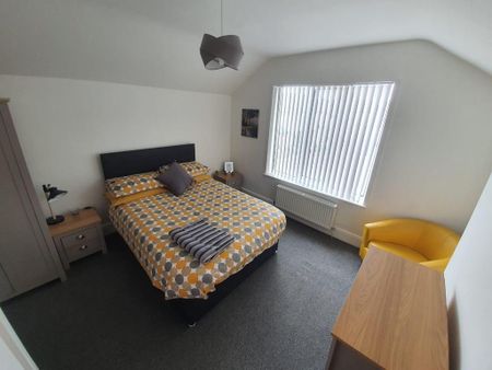 1 bedroom house of multiple occupation to rent - Photo 3