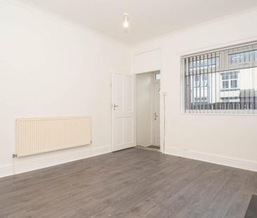 4 bedroom terraced house to rent - Photo 3