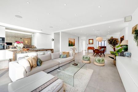 4 bedroom semi-detached house to rent - Photo 2