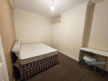 4 bedroom terraced house to rent - Photo 2