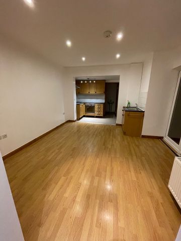 2 Bed Flat, Garratt Terrace, SW17 - Photo 4