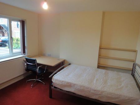 4 bedroom terraced house to rent - Photo 5