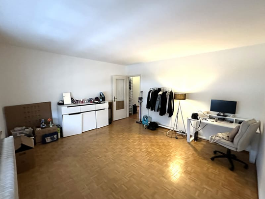 "Grosse 2-Zimmerwohnung im Gundeli nahe Bahnhof SBB zu vermieten" - Photo 1