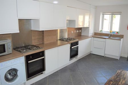 Studio to rent - Photo 5