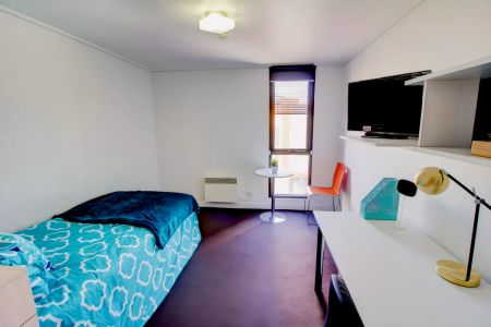 Standard Studio West Facing - Photo 2