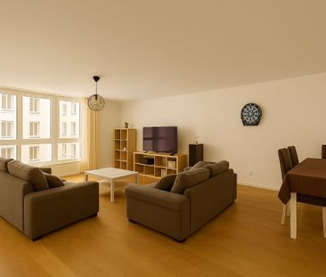 SPACIEUX APPARTEMENT DE 4.5 PIECES PROCHE DE TOUTES LES COMMODITES - Photo 4