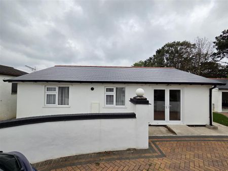 2 bedroom detached bungalow to rent - Photo 3
