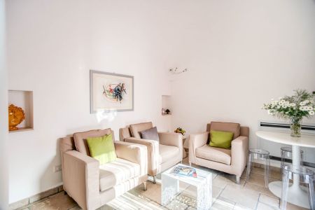 Single Family Home - Photo 2