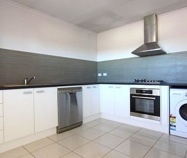 LOVELY 2 BEDROOM IN MACARTHUR HEIGHTS ESTATE - Photo 3