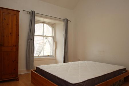 3 bedroom flat to rent - Photo 5