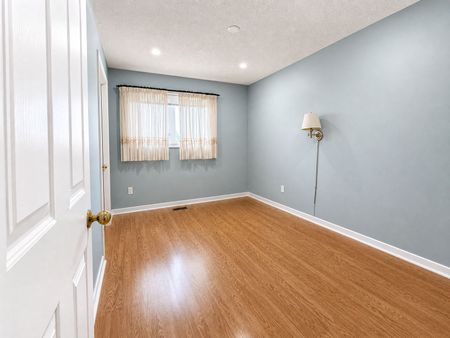 For Lease - 668 Amaretto Avenue, Pickering, Ontario - Photo 3