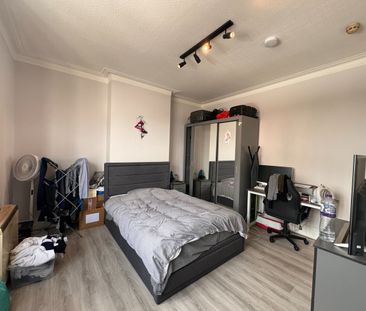 Studio Flat, High Street, W3 - Photo 2