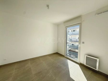 Location Appartement 2 pièces NICE 06300 - Photo 4