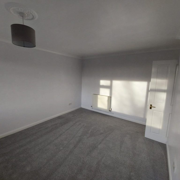 2 Bedroom Flat / Apartment - Kingsfield, Bursledon - Photo 1