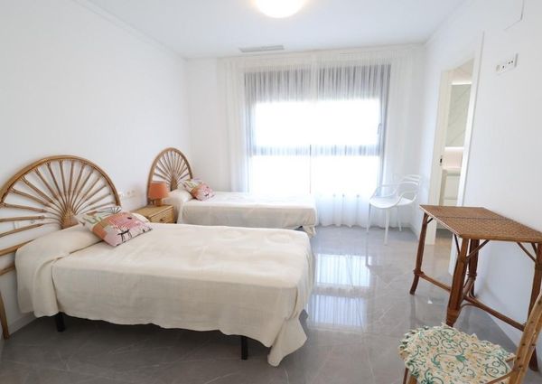 Villa de Lujo en Primera Línea de Playa en Cala Capitán