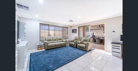 Pool, side access & room for everyone - Photo 3