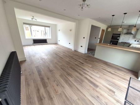 5 bedroom detached house to rent - Photo 5