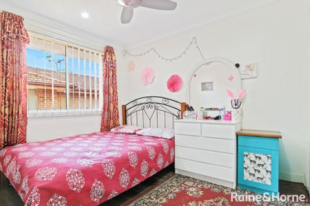 Freshly Painted Spacious Villa - Photo 5