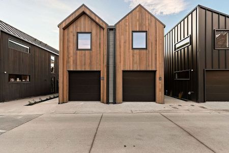 2 Bed, 2 Bath Townhouse with Garage! - Photo 2