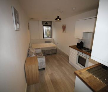 Studio to rent - Photo 3